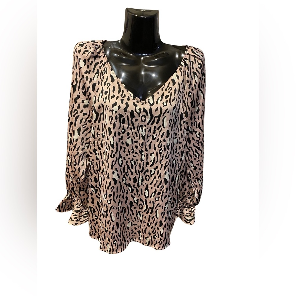 Bar II Size Large Mauve All Over Geo Print, Small Flare Sleeves V-Neck Blouse
